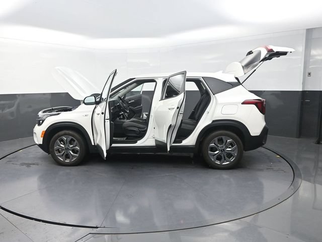 Used 2024 Kia Seltos LX AWD/4WD image 32