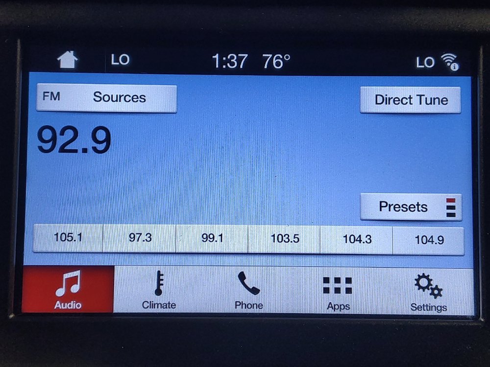Used 2018 Ford Fusion SE w/ Fusion SE Technology Package FWD image 25