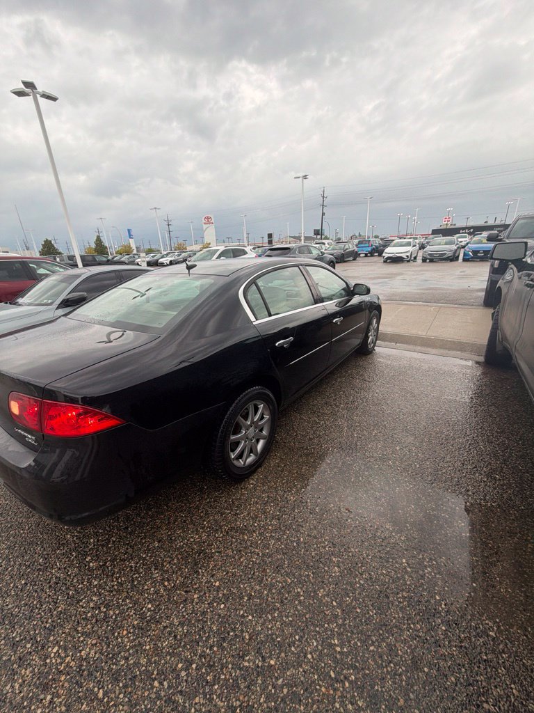 Used 2007 Buick Lucerne CXL w/ Luxury Package FWD image 2