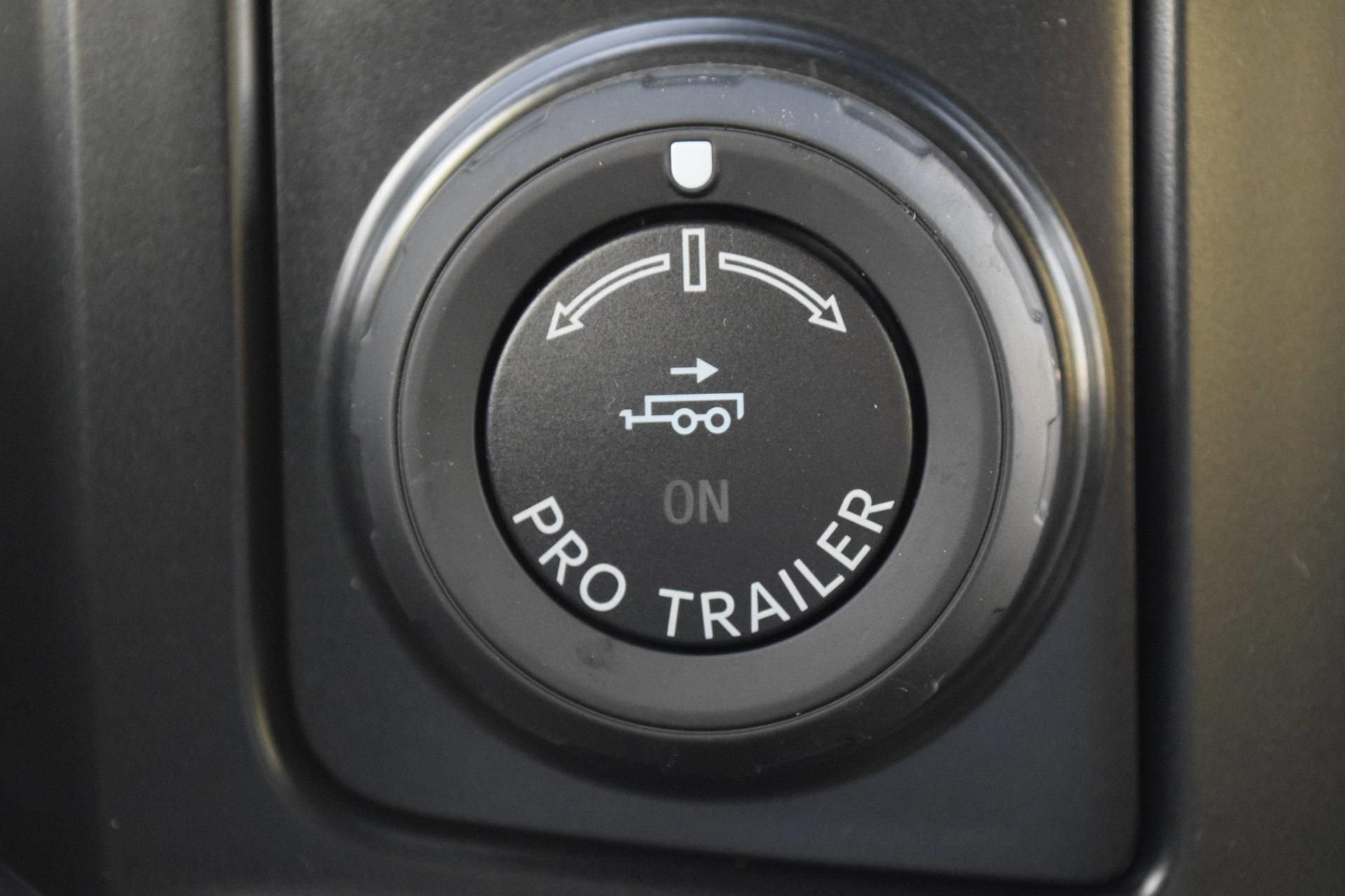 New 2026 Ford F250 Lariat w/ Black Appearance Package image 16