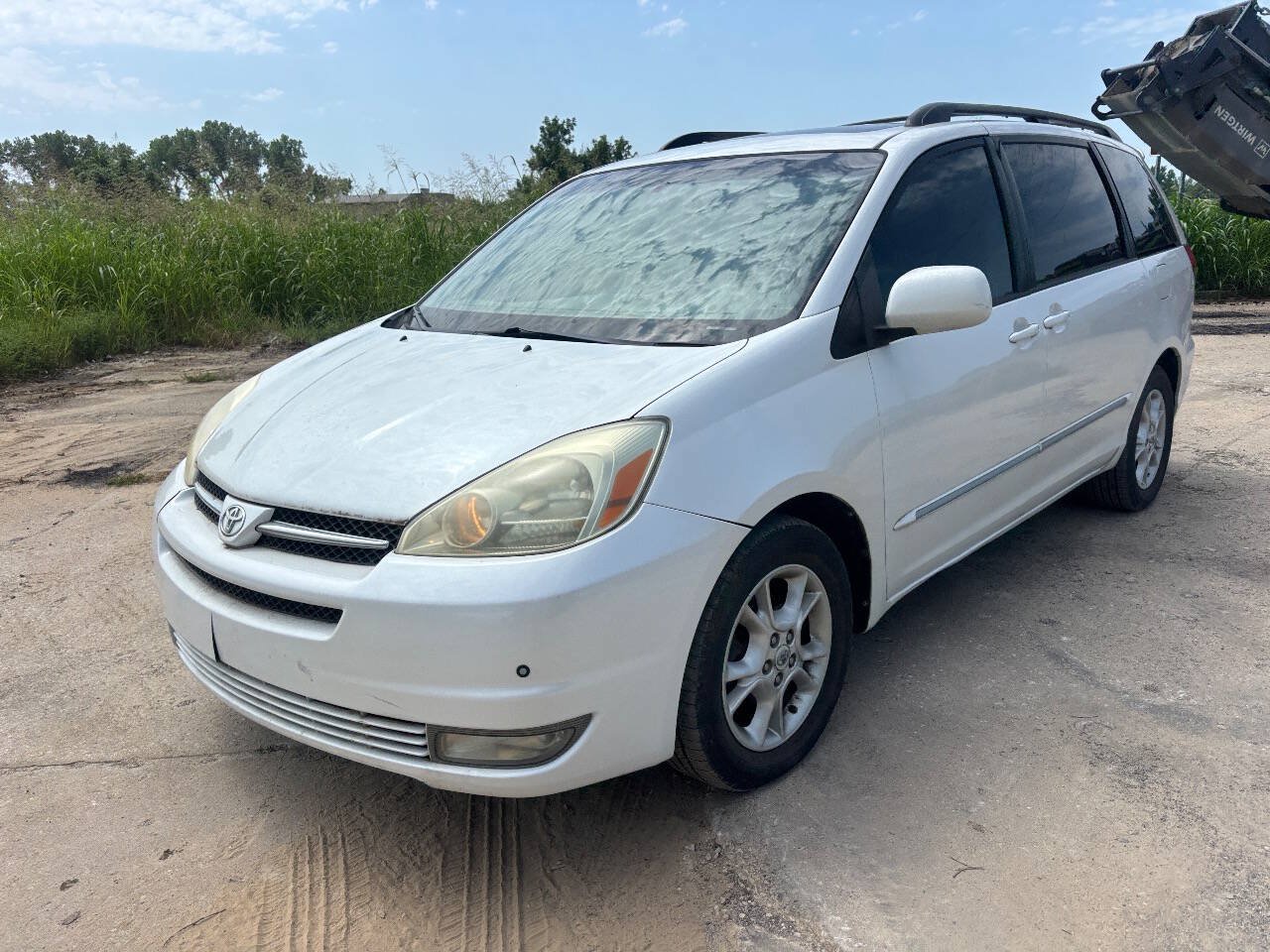 Used 2004 Toyota Sienna XLE FWD image 2
