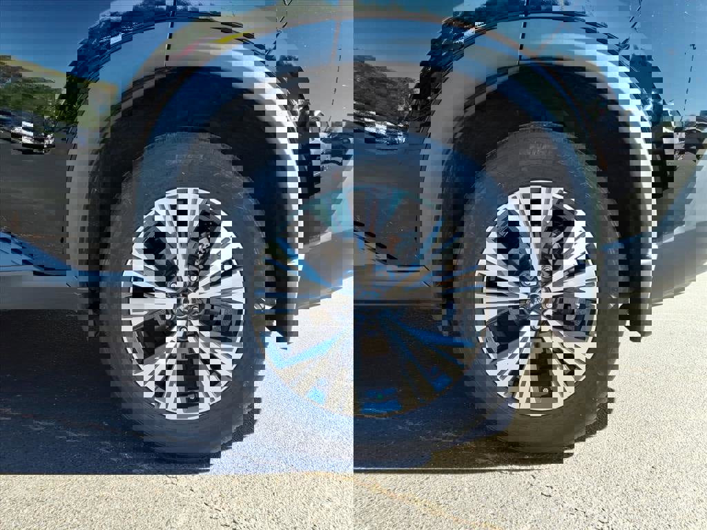 Used 2023 Nissan Rogue SV image 21