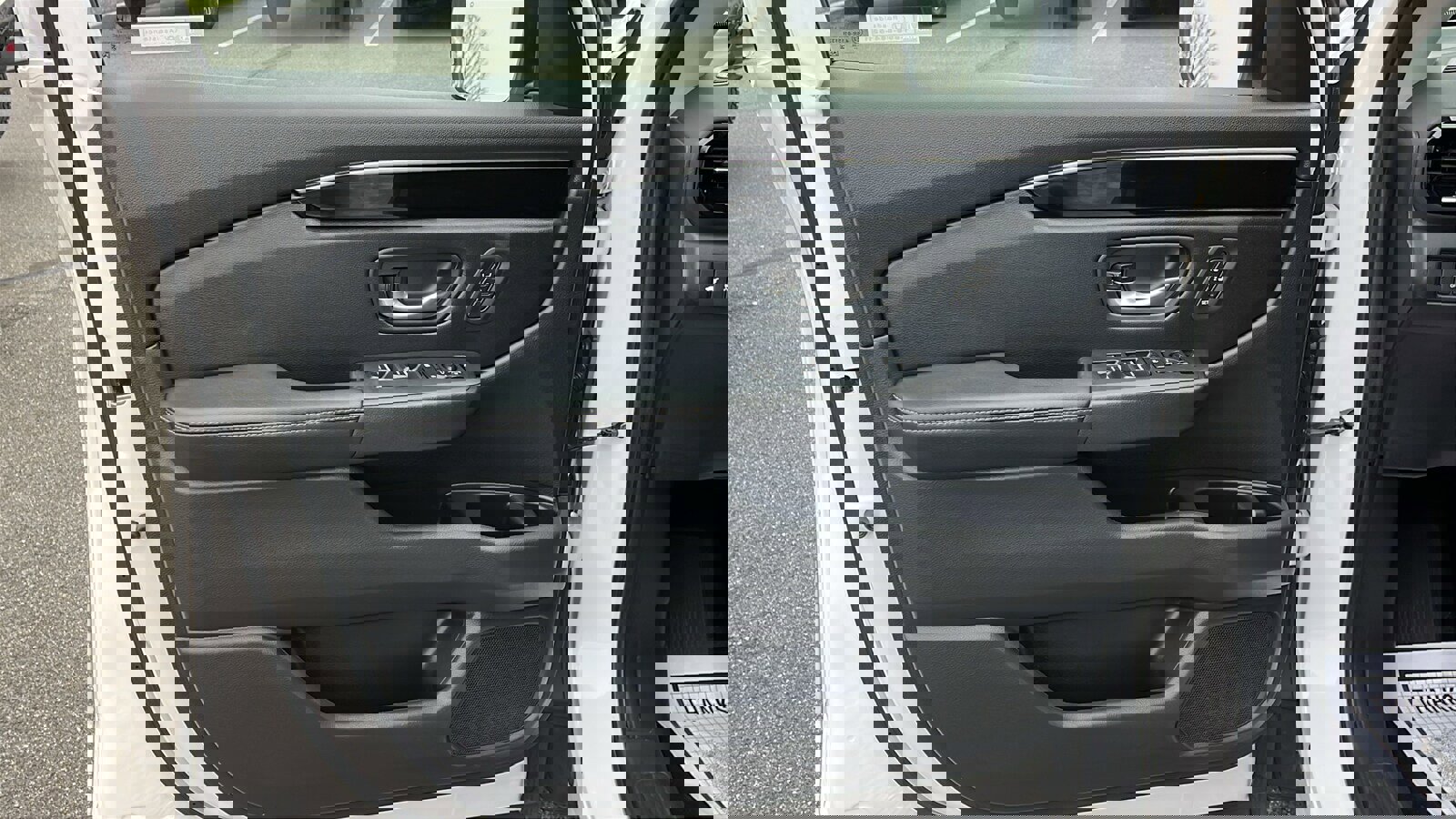 Used 2024 Honda Pilot Touring image 9