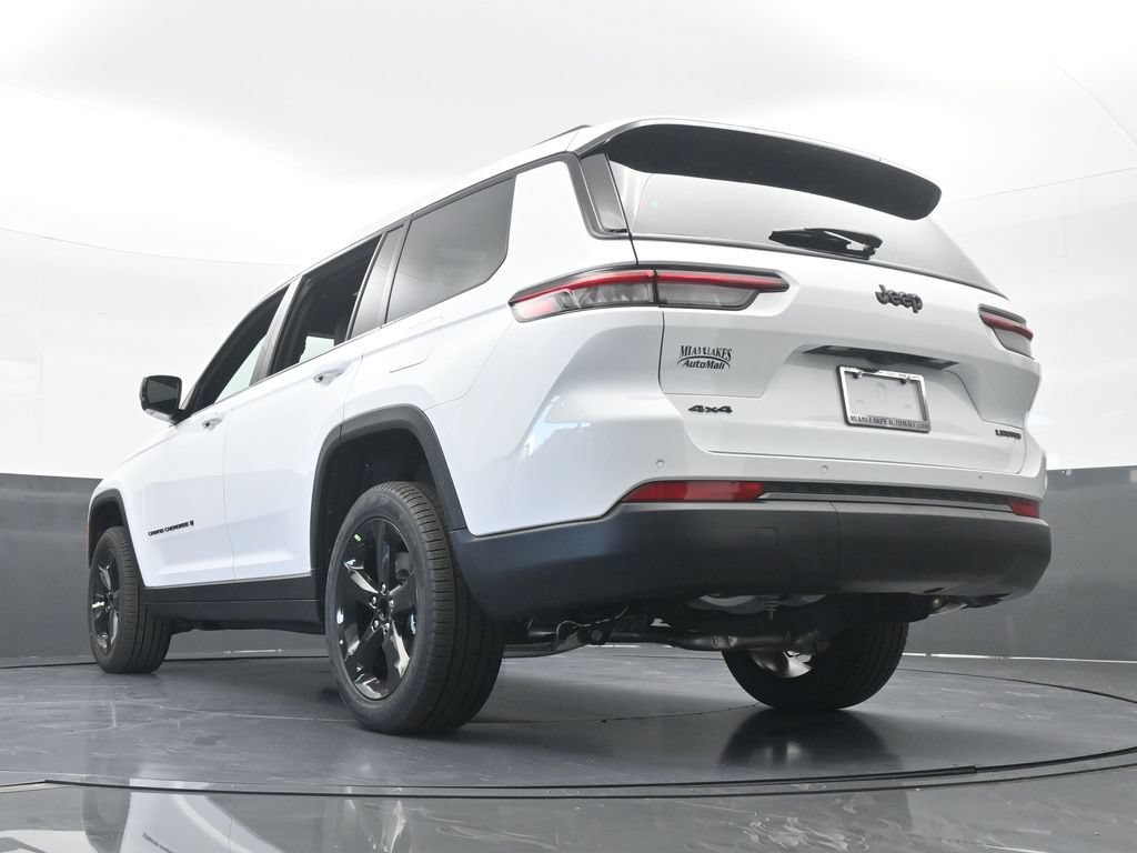 Used 2025 Jeep Grand Cherokee L Limited w/ Black Appearance Package AWD/4WD image 54
