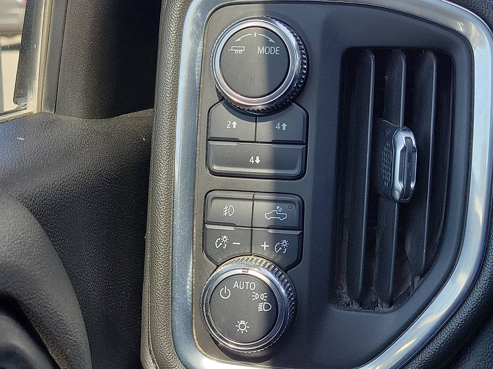 Used 2022 GMC Sierra 2500 SLE w/ SLE Value Package; AWD/4WD image 16