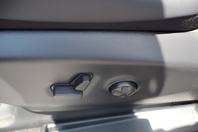 New 2027 Chrysler Pacifica Select FWD image 18