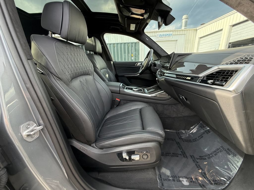 Used 2024 BMW X7 M60i w/ Executive Package AWD/4WD image 26