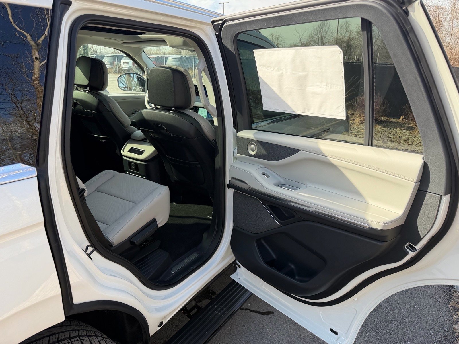 New 2026 Lincoln Navigator Reserve AWD/4WD image 14