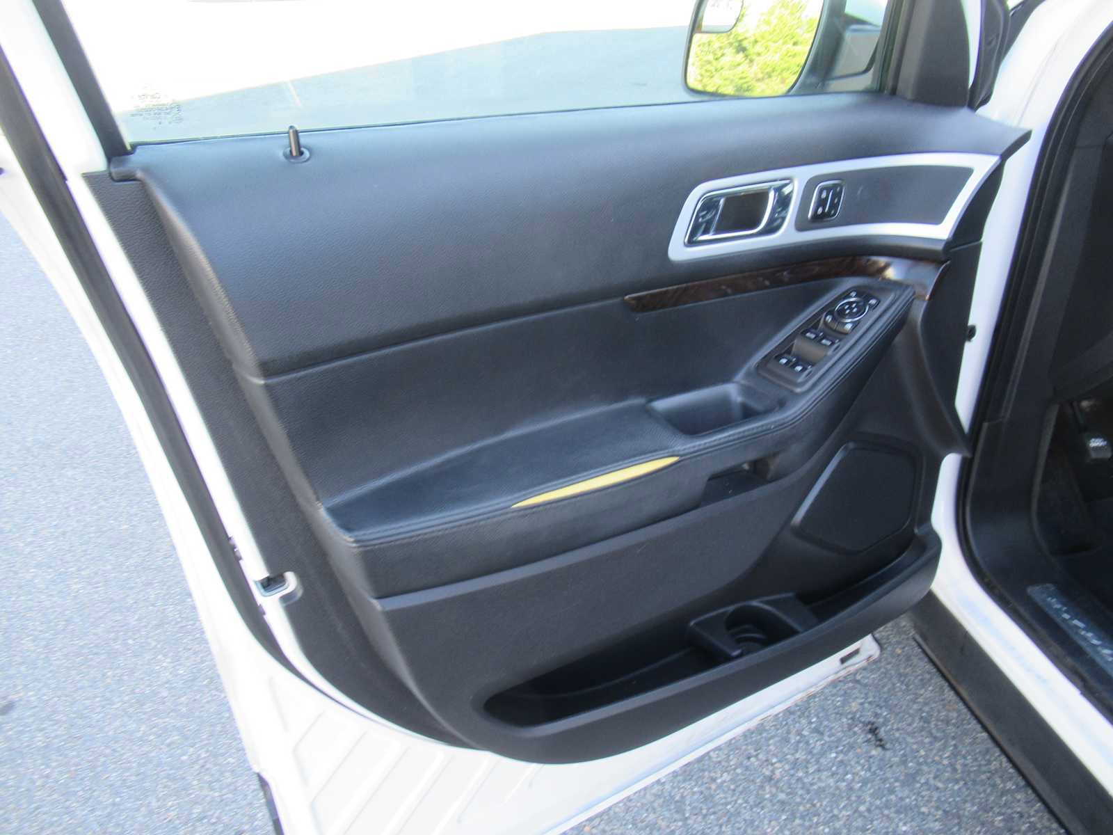 Used 2014 Ford Explorer Limited w/ Equipment Group 301A image 14