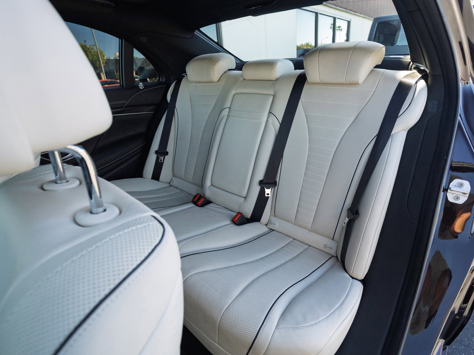 Used 2015 Mercedes-Benz S 550 Sedan image 15