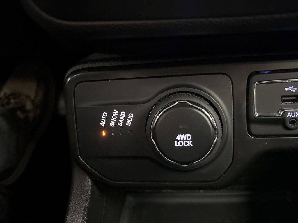 Used 2023 Jeep Renegade Latitude image 30