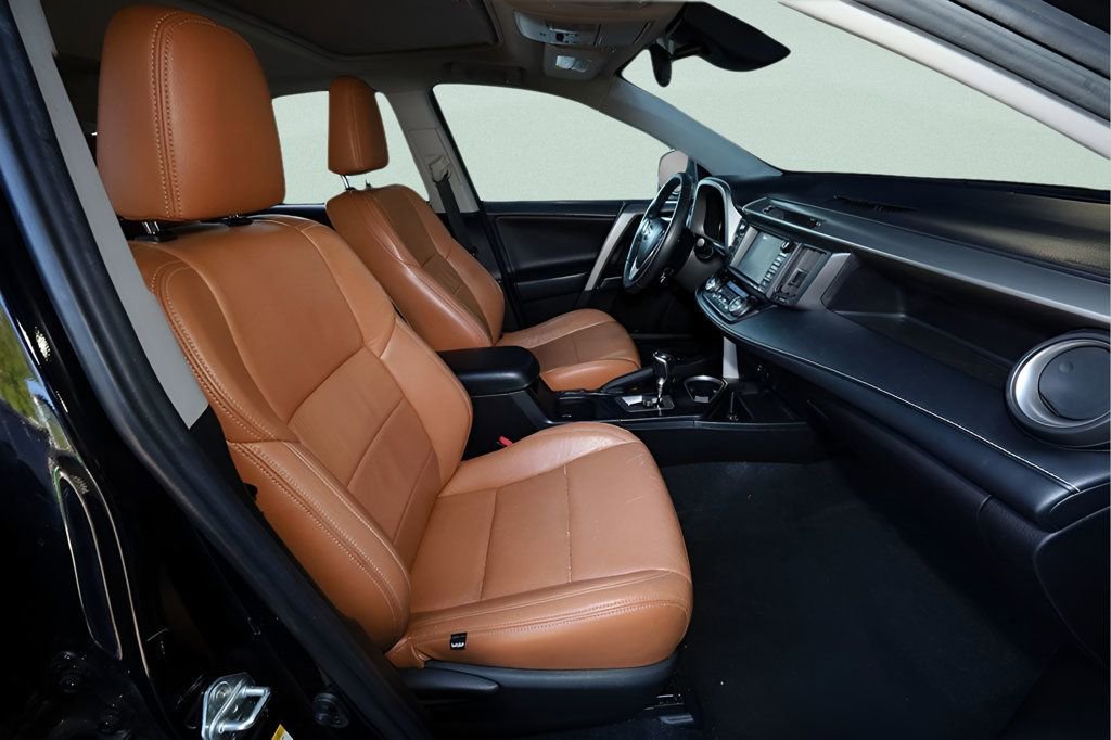 Used 2018 Toyota RAV4 Adventure image 12