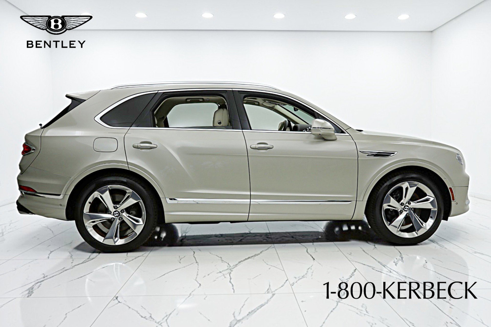 Used 2024 Bentley Bentayga Plug-In Hybrid image 22