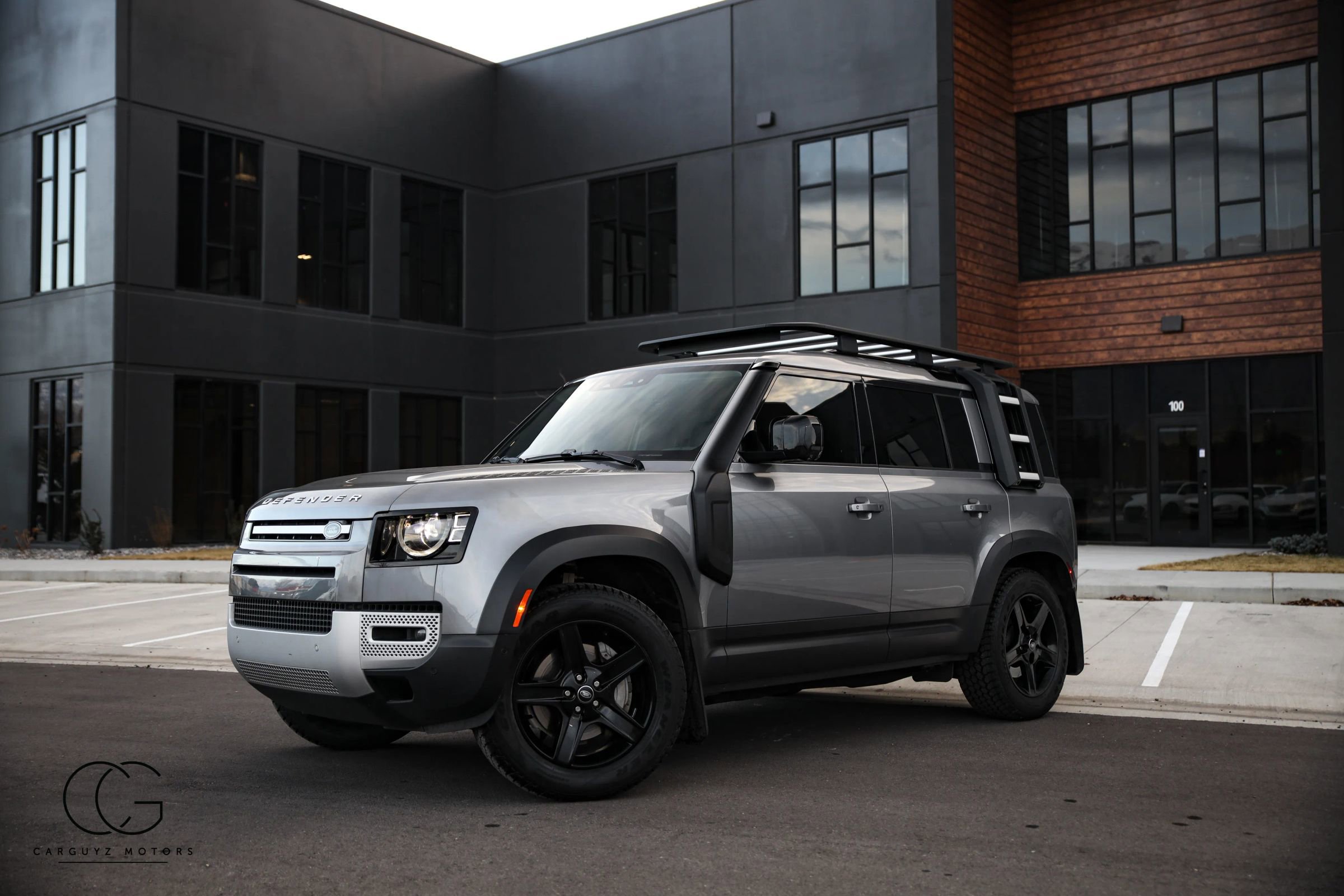 Used 2022 Land Rover Defender 110 SE image 38