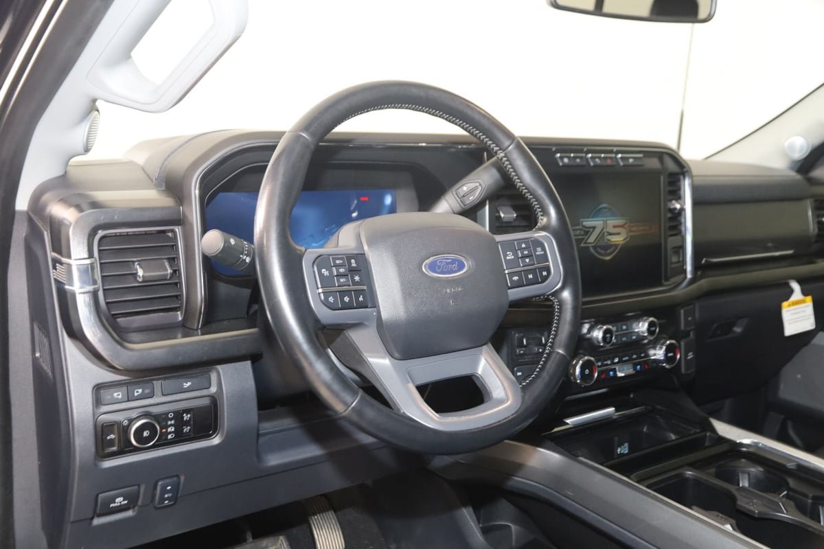 Used 2023 Ford F250 Lariat w/ Lariat Ultimate Package AWD/4WD image 6