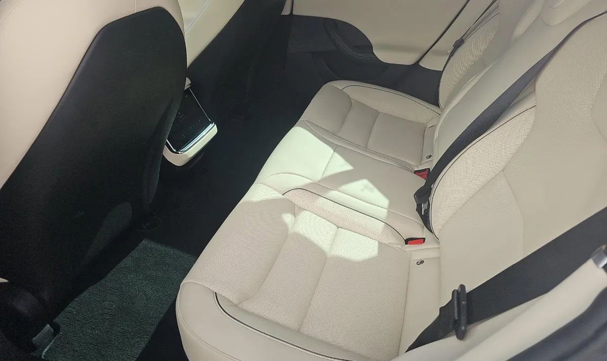 Used 2021 Tesla Model S Plaid image 9