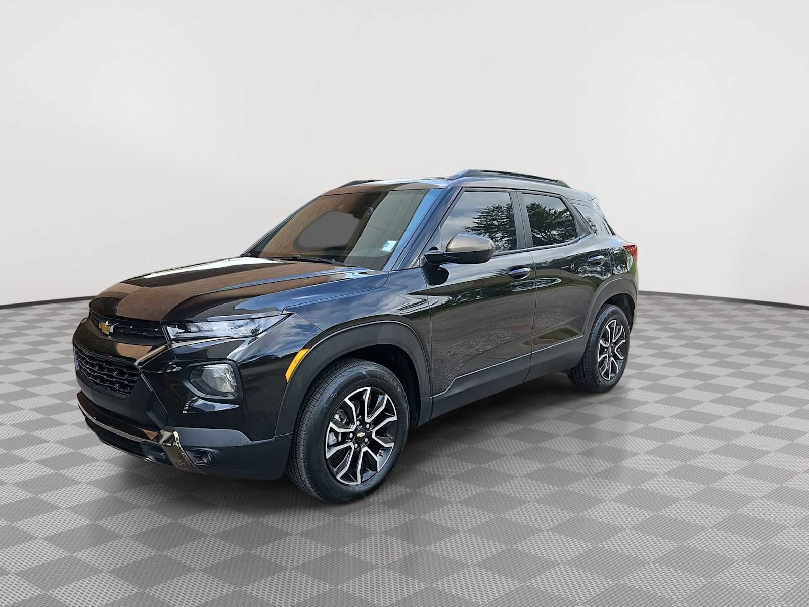 Used 2021 Chevrolet TrailBlazer ACTIV w/ Sun and Liftgate Package image 4