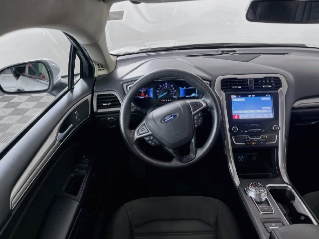 Used 2019 Ford Fusion SE FWD image 22