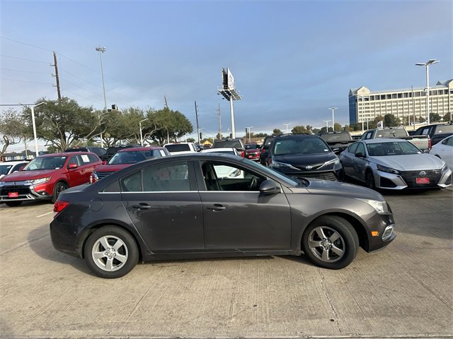 Used 2016 Chevrolet Cruze LT image 3