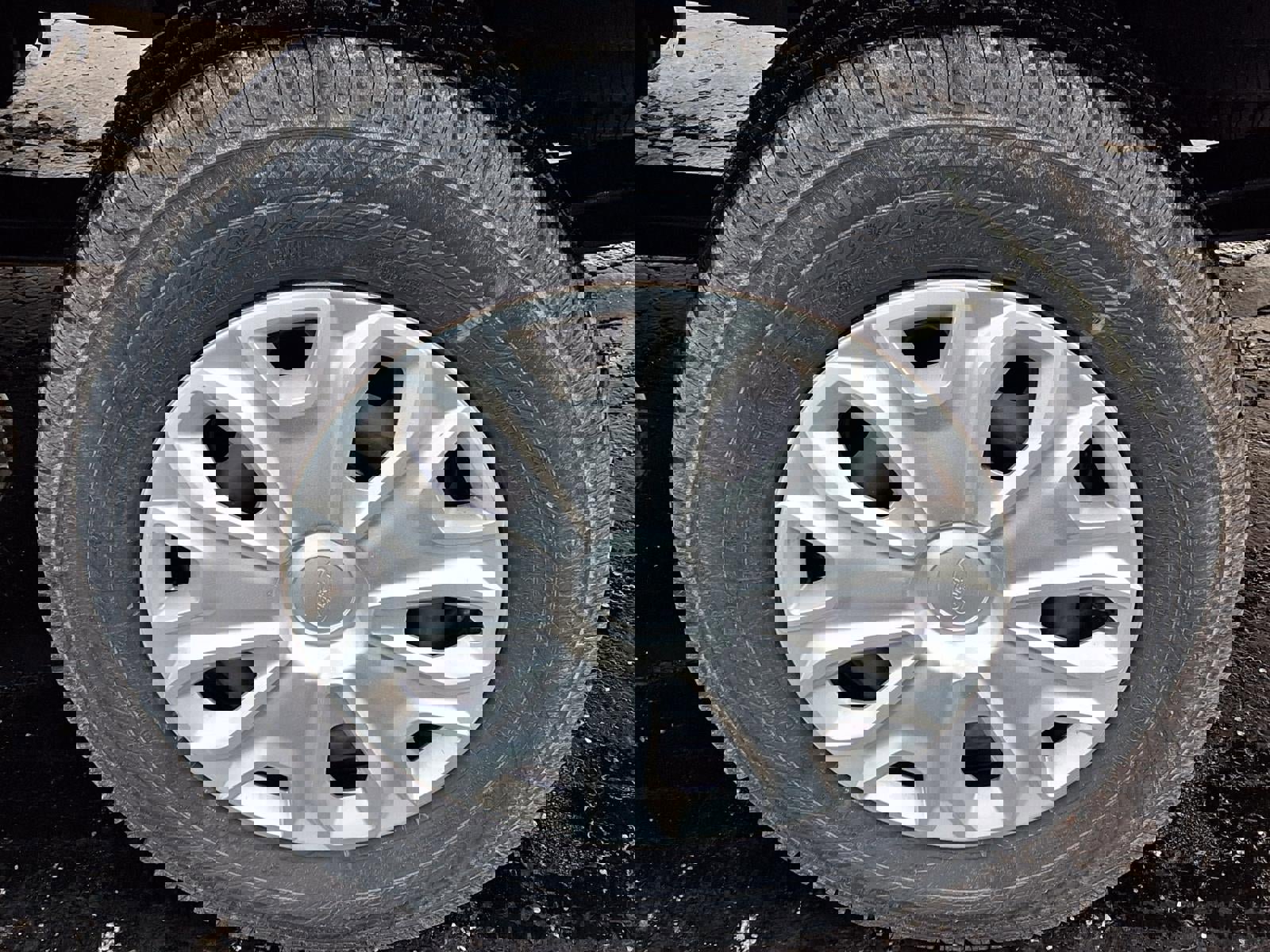 Used 2024 Ford Transit 250 Low Roof w/ Exterior Upgrade Package image 8