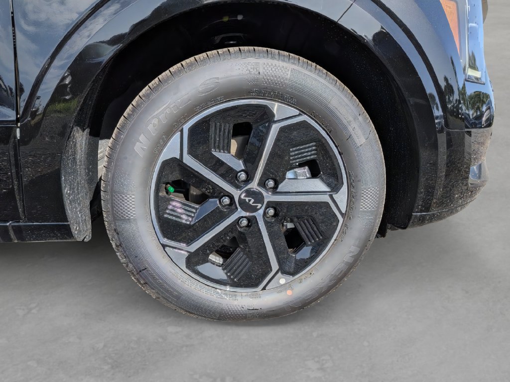 New 2026 Kia Niro FWD image 11