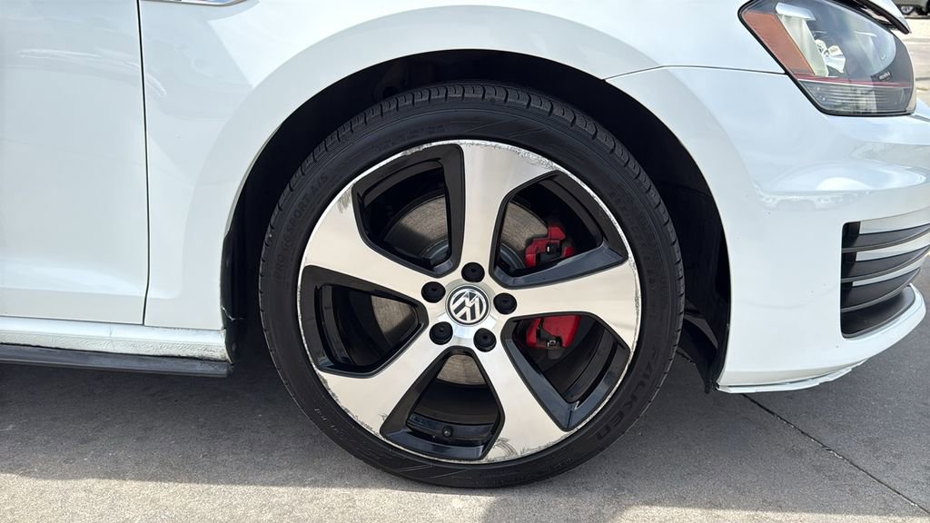 Used 2016 Volkswagen GTI SE w/ Lighting Package (SEL) FWD image 31