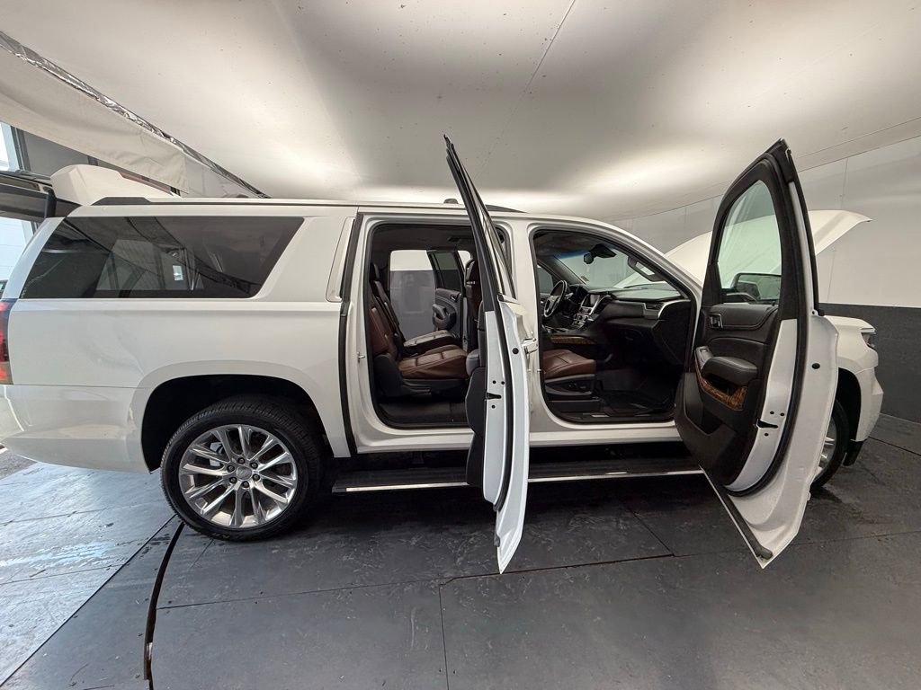 Used 2019 Chevrolet Suburban Premier w/ Premier Plus Edition AWD/4WD image 19