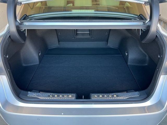 New 2026 Lexus ES 350e FWD image 24