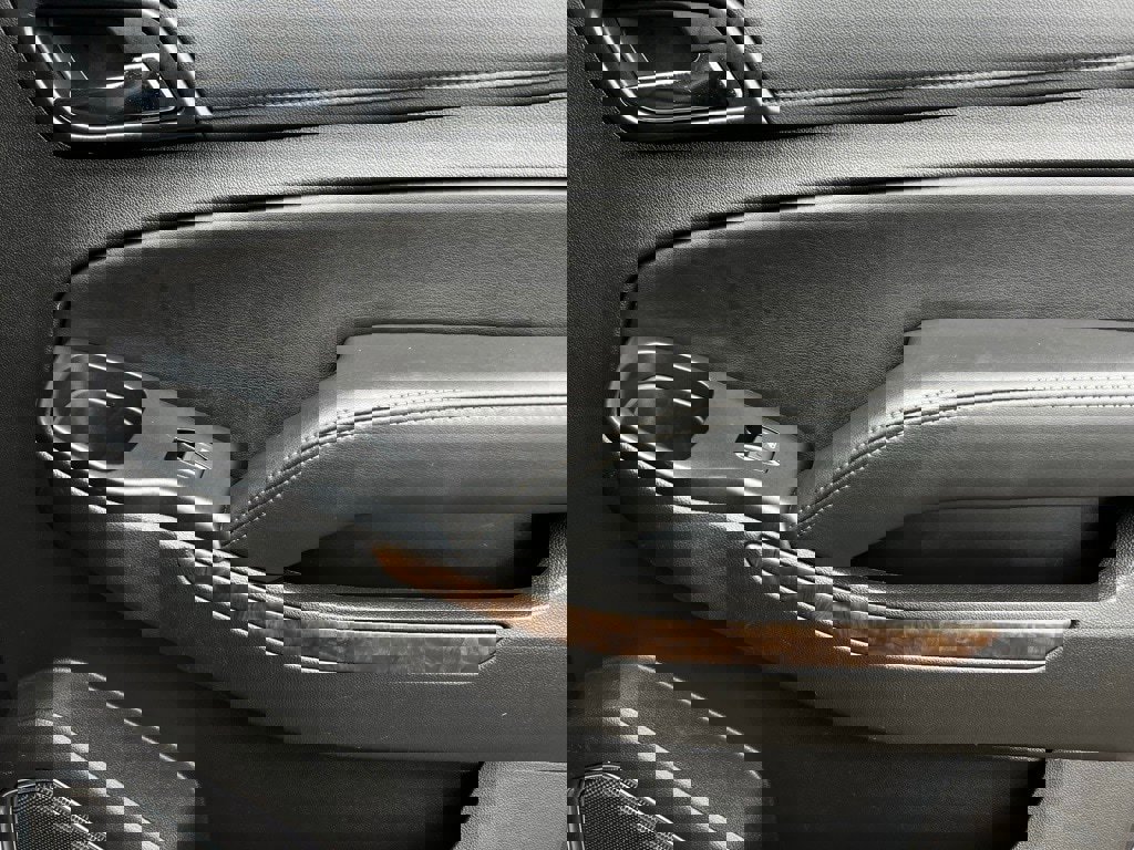 Used 2019 Chevrolet Suburban LT image 26