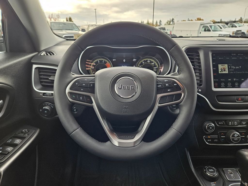 Used 2022 Jeep Cherokee Latitude Lux w/ Mopar Interior Package image 15