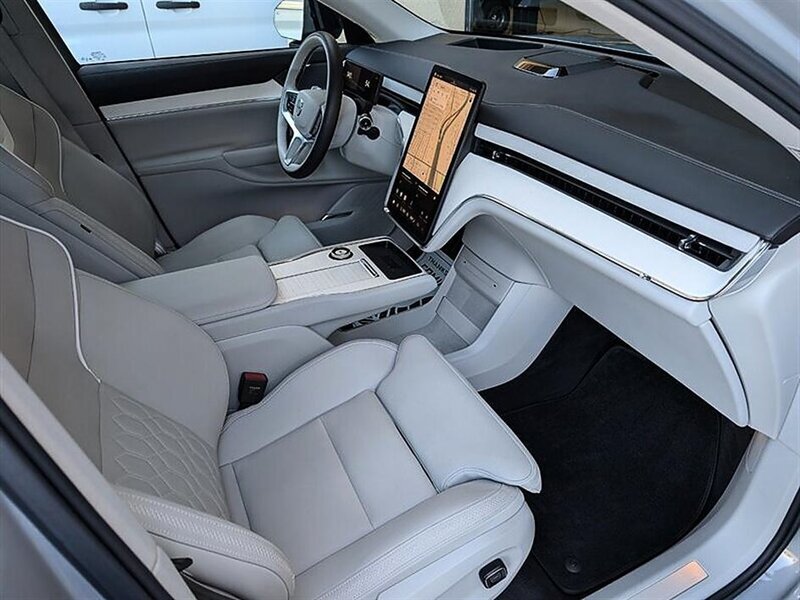 Used 2025 Volvo EX90 Ultra AWD/4WD image 4