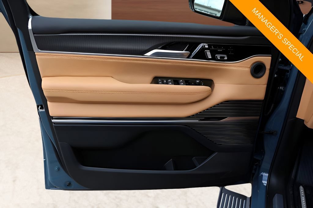 New 2026 Jeep Grand Wagoneer Summit AWD/4WD image 10