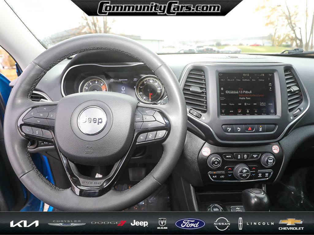 Used 2023 Jeep Cherokee Altitude Lux image 13