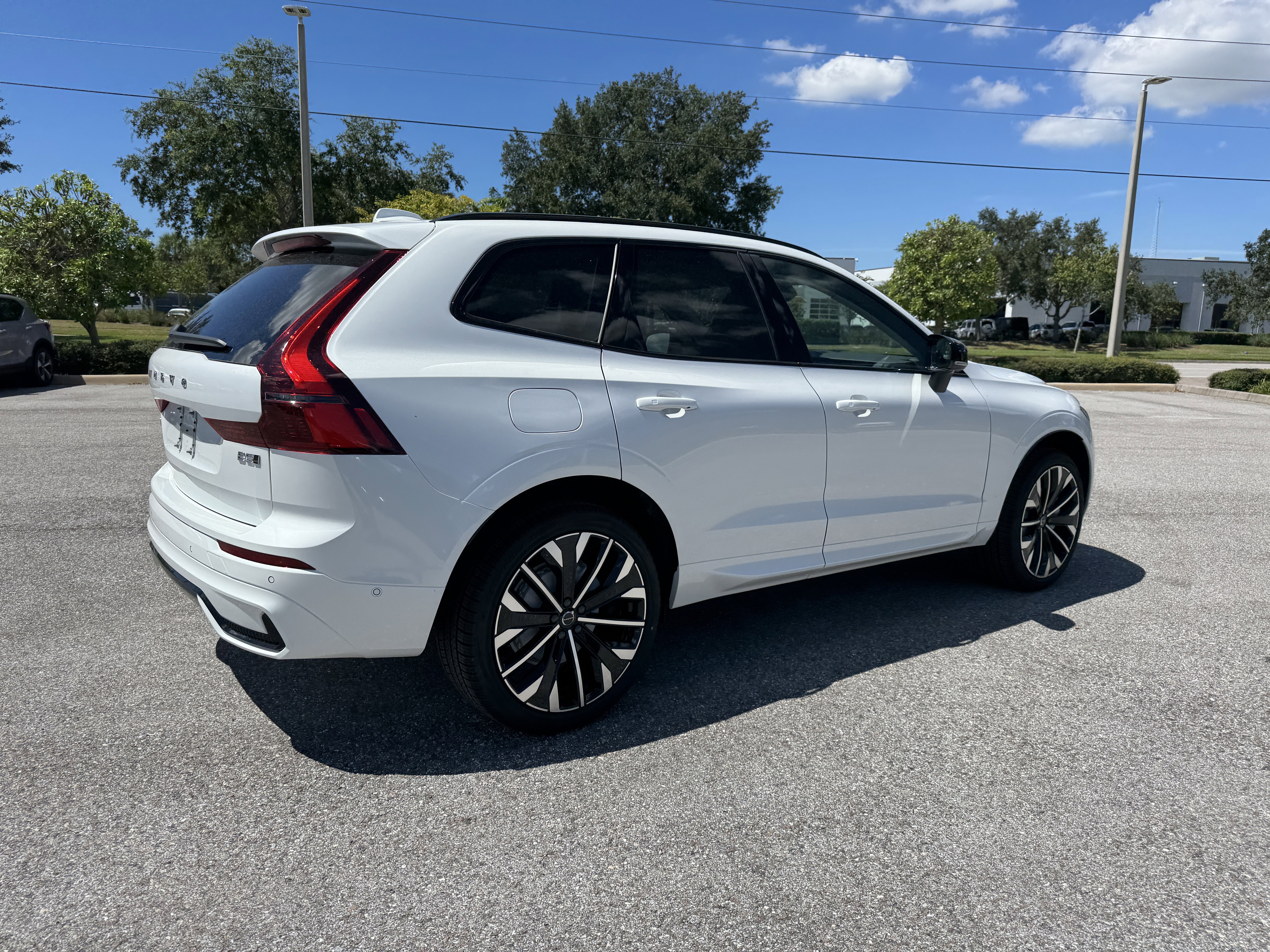 New 2026 Volvo XC60 B5 Ultra w/ Protection Package image 3