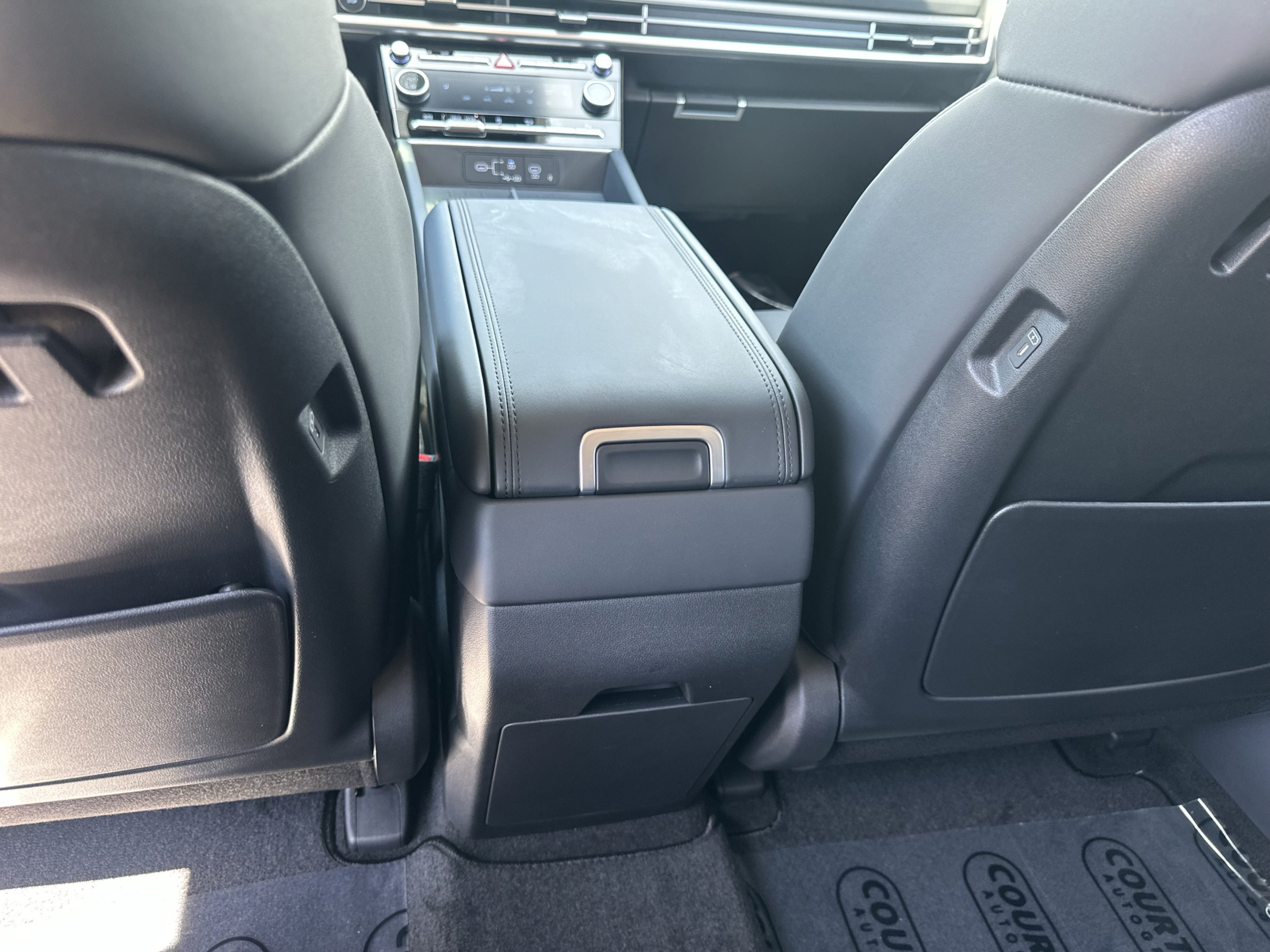 New 2027 Hyundai Santa Fe SEL FWD image 12
