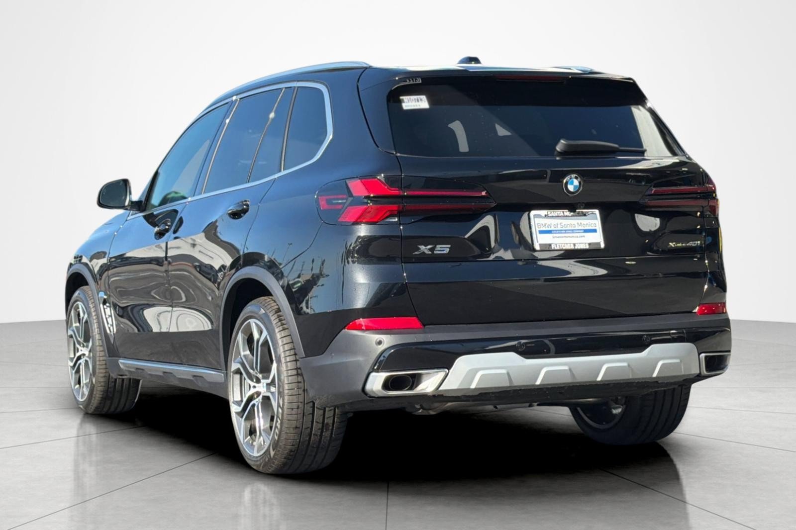 New 2026 BMW X5 xDrive40i w/ Climate Comfort Package AWD/4WD image 3