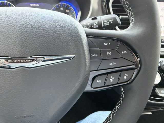 New 2026 Chrysler Pacifica Select FWD image 12