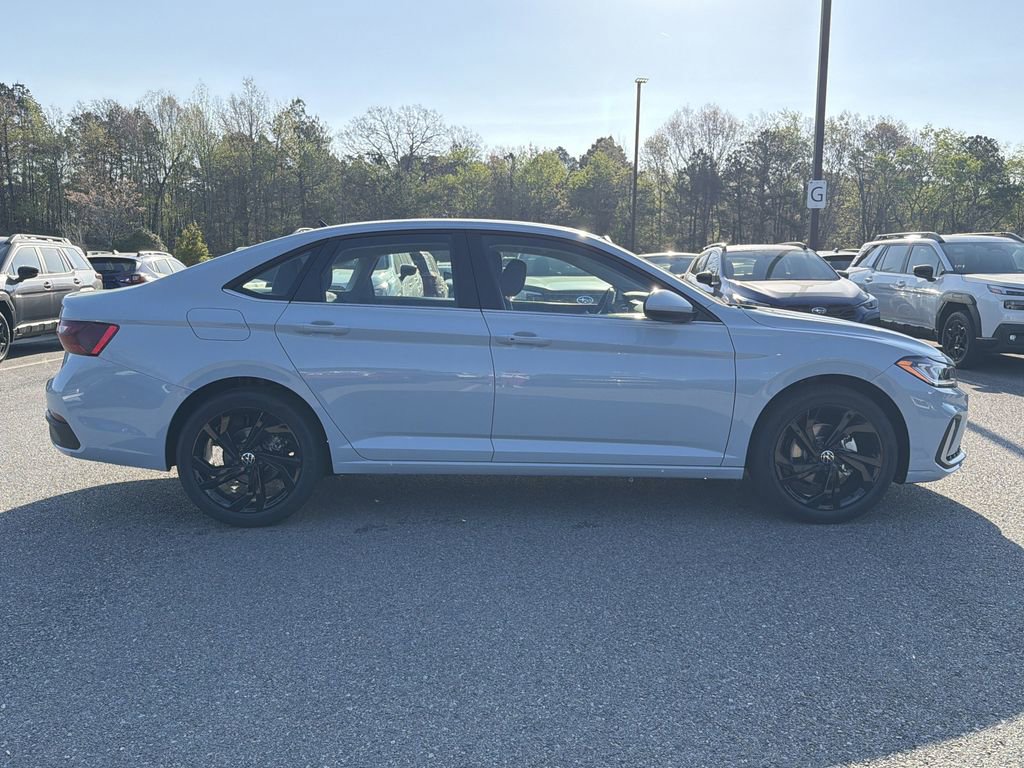 New 2026 Volkswagen Jetta SE FWD image 6