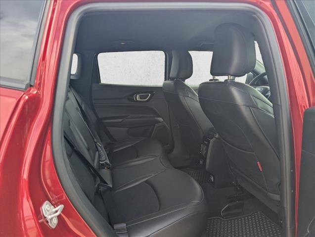 Used 2025 Jeep Compass Trailhawk image 15