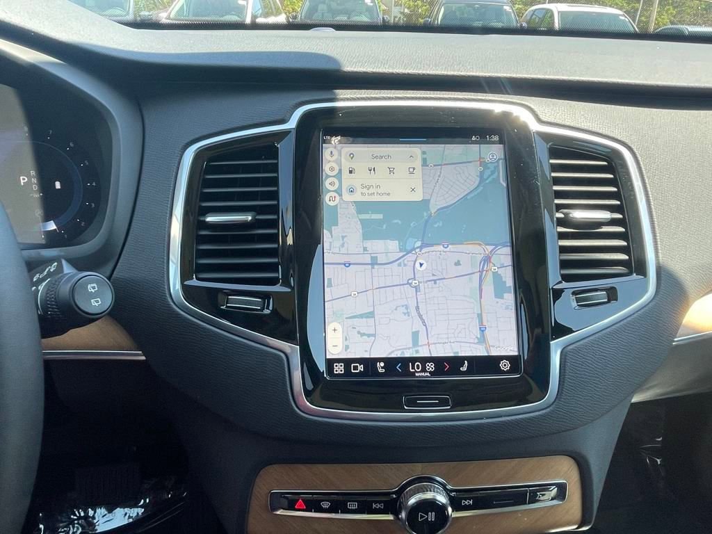 Used 2024 Volvo XC90 B6 Plus image 29