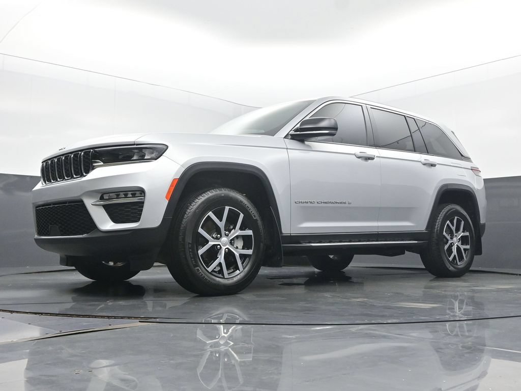 Used 2024 Jeep Grand Cherokee Limited AWD/4WD image 53