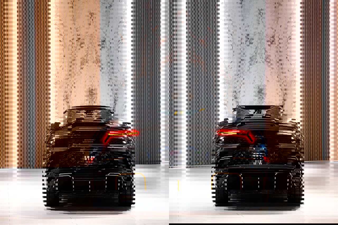 Used 2023 Lamborghini Huracan EVO image 4