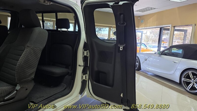 Used 2019 Nissan Frontier SV RWD image 15