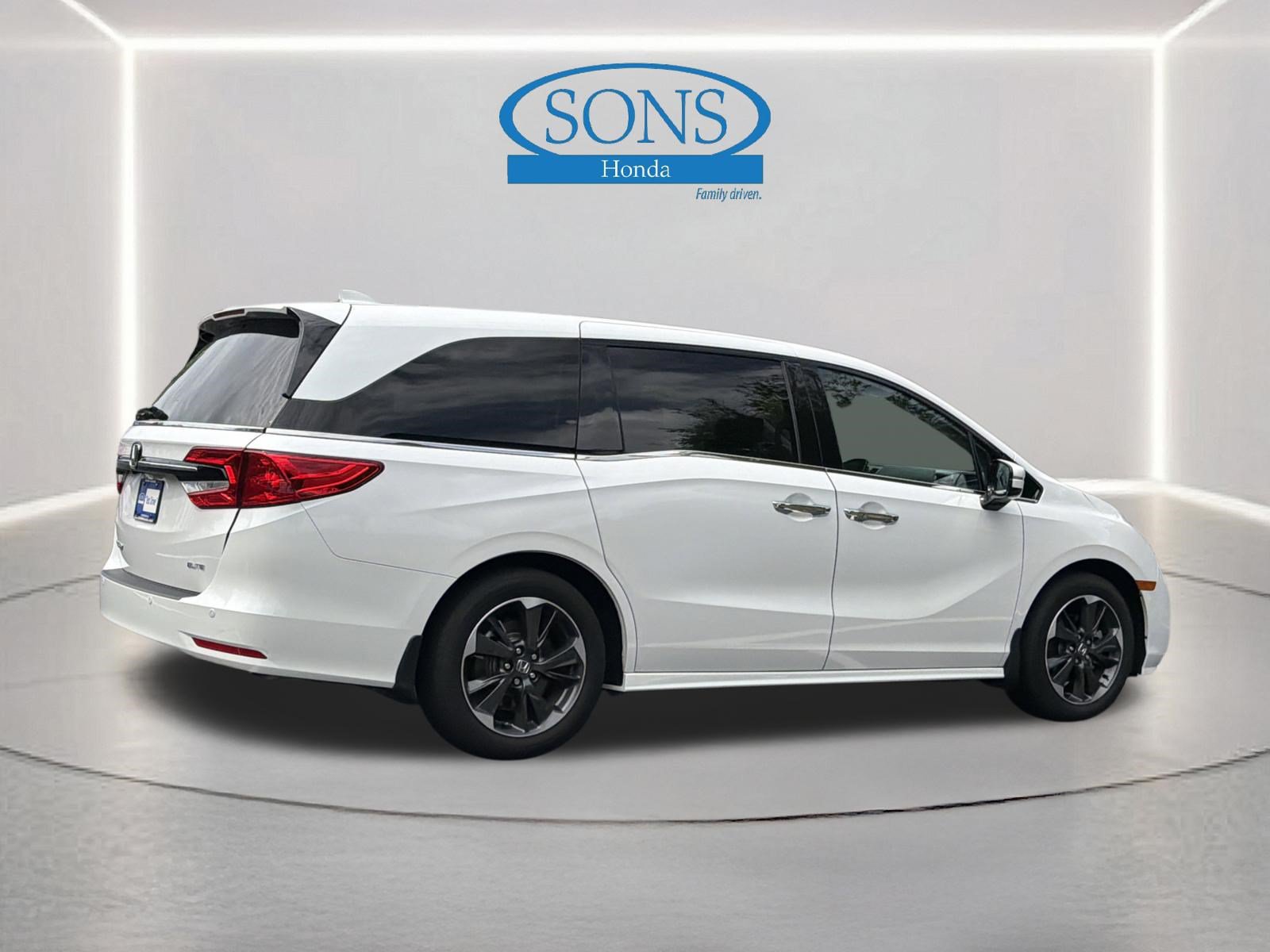 Certified 2024 Honda Odyssey Elite image 30