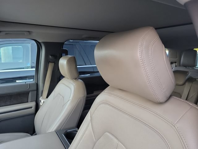 Used 2018 Ford Expedition Limited RWD image 8