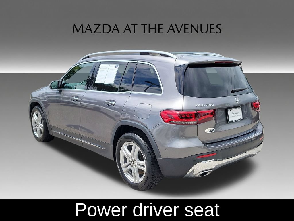 Used 2023 Mercedes-Benz GLB 250 4MATIC w/ Premium Package image 5