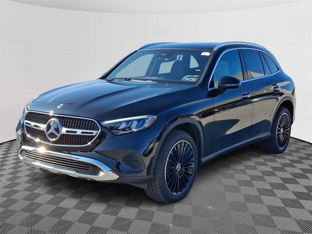 Used 2025 Mercedes-Benz GLC 300 4MATIC image 2