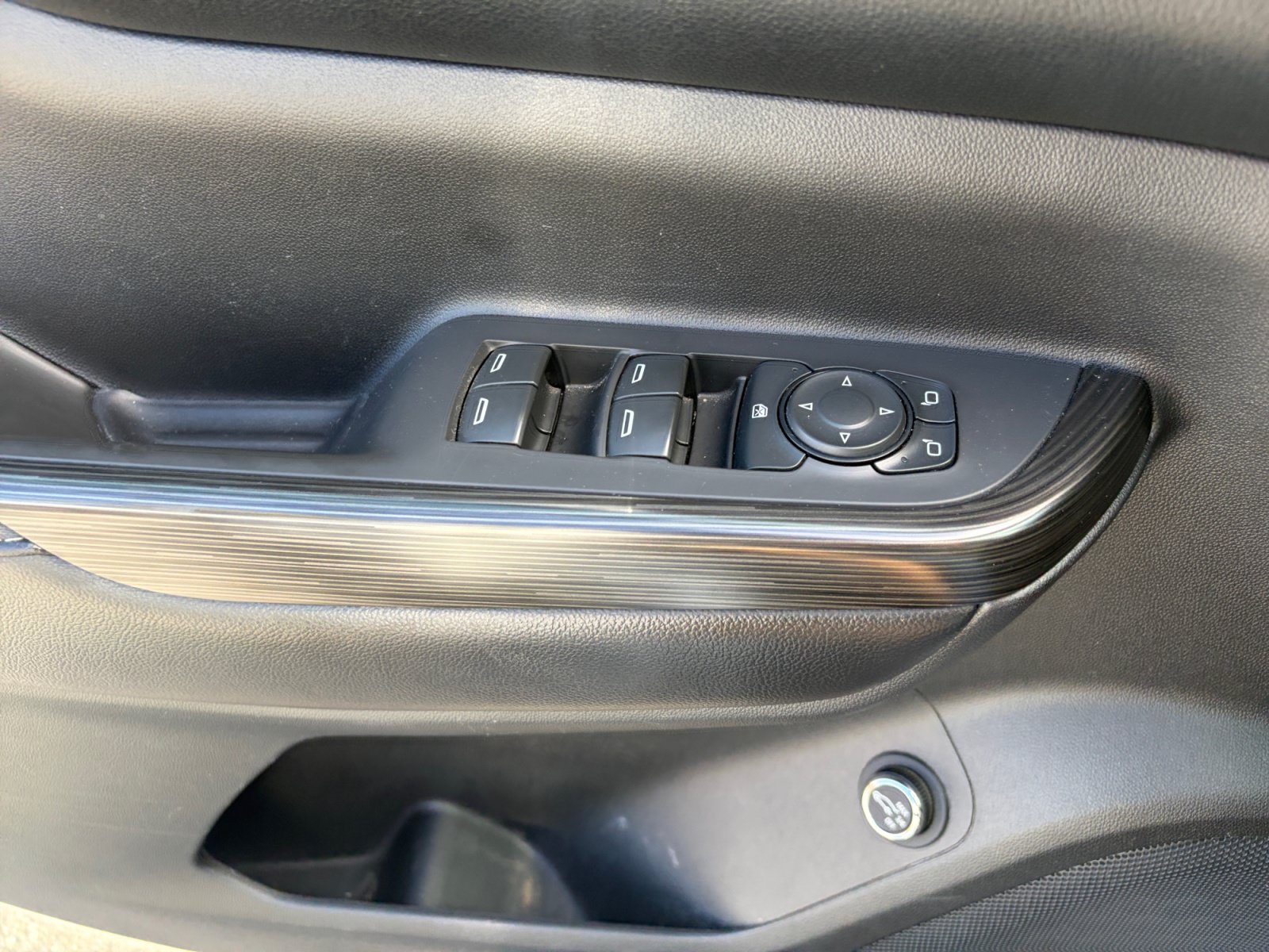 Used 2018 GMC Acadia SLT AWD/4WD image 13