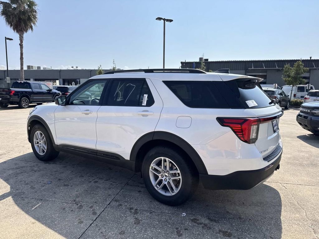 New 2026 Ford Explorer Active w/ Active Comfort Package image 3