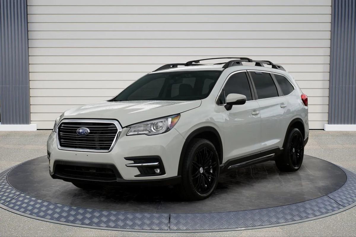 Used 2019 Subaru Ascent Limited w/ Popular Package #3 AWD/4WD image 3